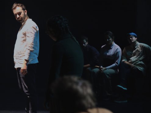 IMPROVIZOVANÝ SHAKESPEARE / České národní improvizační divadlo