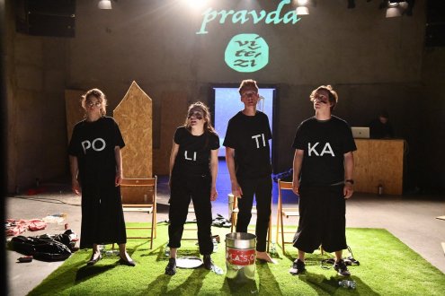 VŠECHNO, CO V NÁS ZKURVILI KOMUNISTI / Divadlo Maso